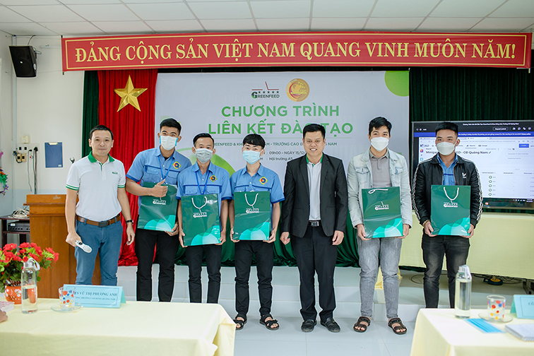 Trường Cao đẳng Quảng Nam phối hợp với Công ty Cổ phần GreenFeed Việt Nam  tổ chức hoạt động liên kết đào tạo, truyền thông nghề nghiệp cho sinh viên
