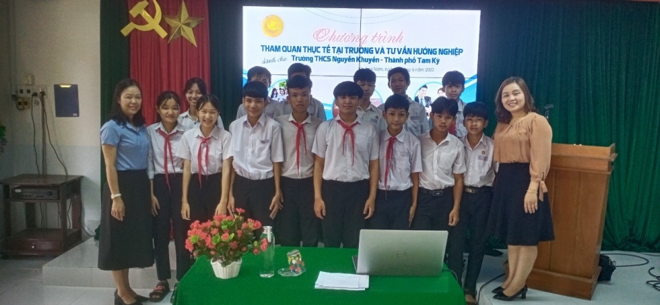Hướng nghiệp cho học sinh THCS thông qua tham quan thực tế tại trường Cao đẳng Quảng Nam