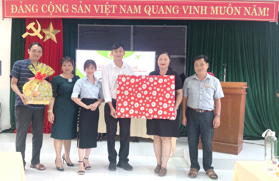 Trường Cao đẳng Quảng Nam giao lưu và hợp tác với công ty TNHH Chăn nuôi New Hope Bình Phước